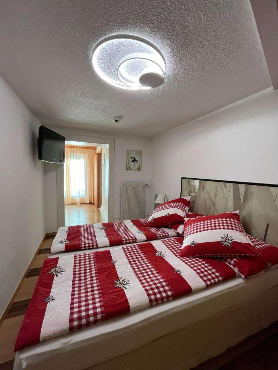 Hotel Rhoneblick Guttet-Feschel エクステリア 写真