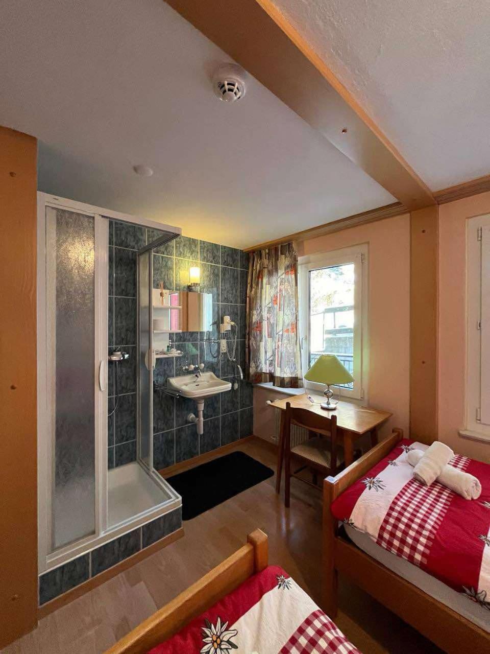 Hotel Rhoneblick Guttet-Feschel エクステリア 写真